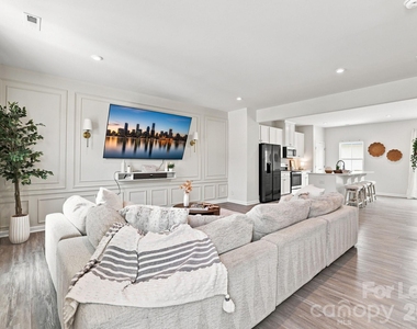 2595 Grantham Place Drive - Photo Thumbnail 10