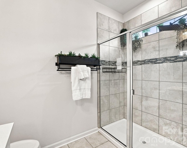 2595 Grantham Place Drive - Photo Thumbnail 18