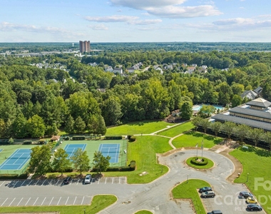 2595 Grantham Place Drive - Photo Thumbnail 4
