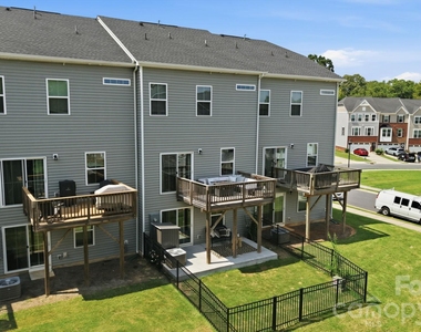 2595 Grantham Place Drive - Photo Thumbnail 34