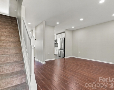 2204 Reid Pointe Avenue - Photo Thumbnail 25