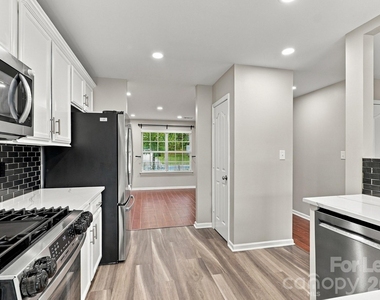 2204 Reid Pointe Avenue - Photo Thumbnail 17