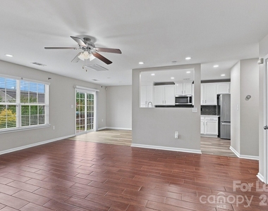 2204 Reid Pointe Avenue - Photo Thumbnail 12