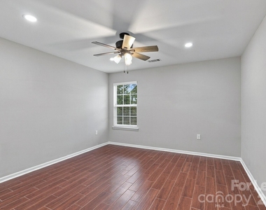 2204 Reid Pointe Avenue - Photo Thumbnail 23