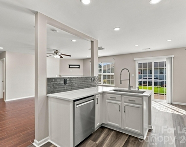 2204 Reid Pointe Avenue - Photo Thumbnail 15