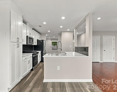 2204 Reid Pointe Avenue - Photo Thumbnail 18