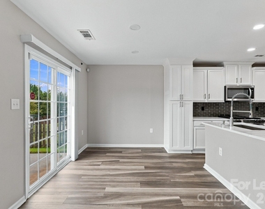 2204 Reid Pointe Avenue - Photo Thumbnail 20