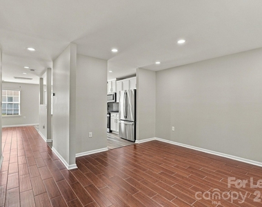 2204 Reid Pointe Avenue - Photo Thumbnail 11