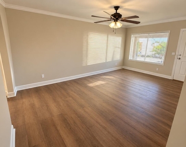 301 W Rosal Place - Photo Thumbnail 1