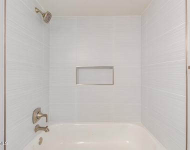 4302 N 80th Lane - Photo Thumbnail 6