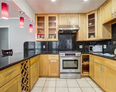 1567 Fair Park Avenue - Photo Thumbnail 6