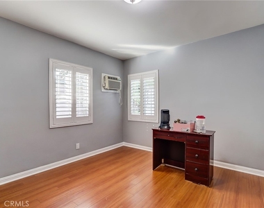 1567 Fair Park Avenue - Photo Thumbnail 10