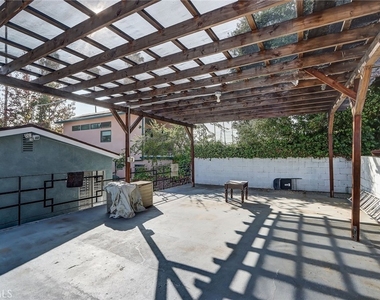 1567 Fair Park Avenue - Photo Thumbnail 20