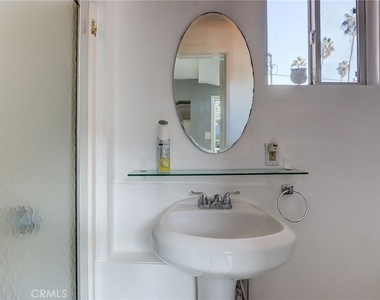 1567 Fair Park Avenue - Photo Thumbnail 16