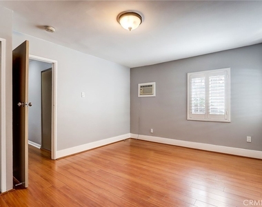 1567 Fair Park Avenue - Photo Thumbnail 11