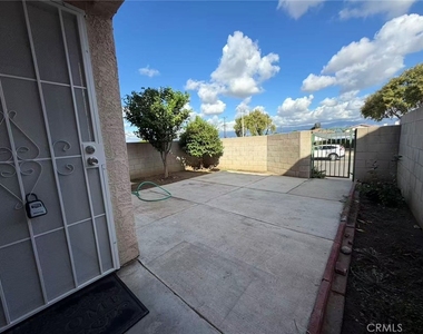 556 N 5th - Photo Thumbnail 3