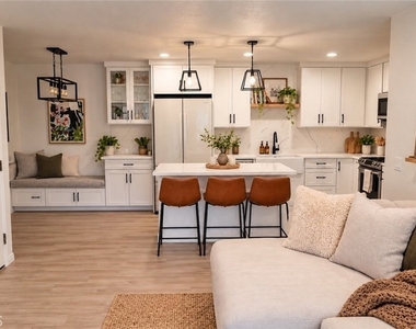 1710 S El Camino Real - Photo Thumbnail 3