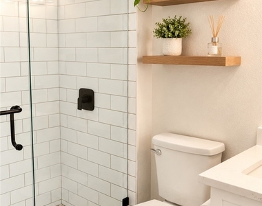 1710 S El Camino Real - Photo Thumbnail 7