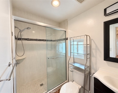 3918 Maple Ave - Photo Thumbnail 9