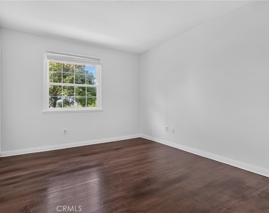 18731 Dylan Street - Photo Thumbnail 18