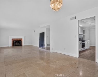 18731 Dylan Street - Photo Thumbnail 13