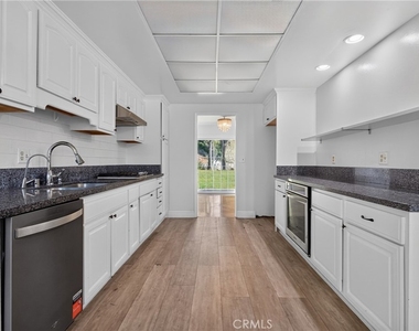 18731 Dylan Street - Photo Thumbnail 16