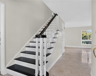 18731 Dylan Street - Photo Thumbnail 4