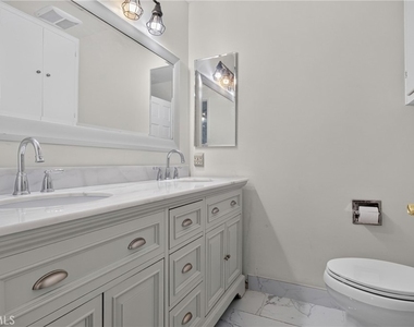 18731 Dylan Street - Photo Thumbnail 31