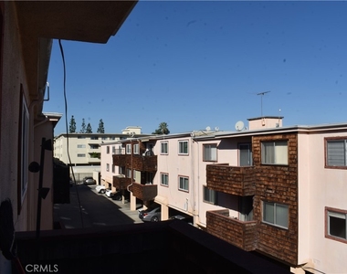 5349 Newcastle - Photo Thumbnail 20