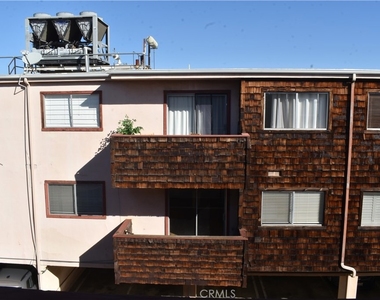 5349 Newcastle - Photo Thumbnail 19