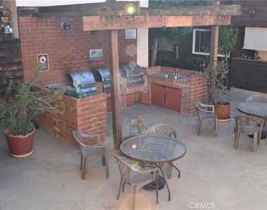 5349 Newcastle - Photo Thumbnail 17