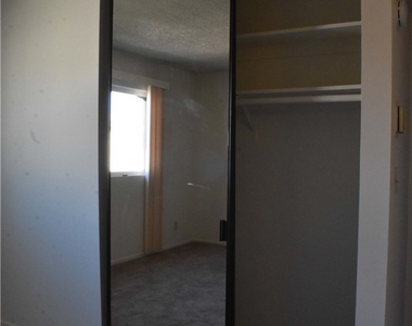5349 Newcastle - Photo Thumbnail 11