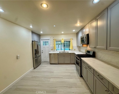 22936 Gault - Photo Thumbnail 2