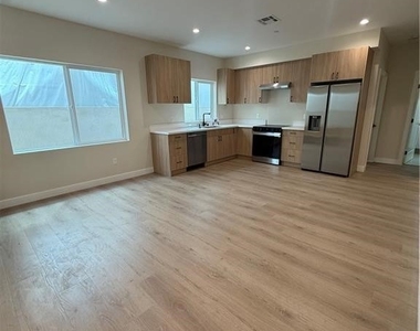 7826 Kyle Street - Photo Thumbnail 1