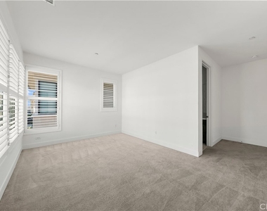 11740 N Hillsborough - Photo Thumbnail 32
