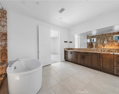 11740 N Hillsborough - Photo Thumbnail 24