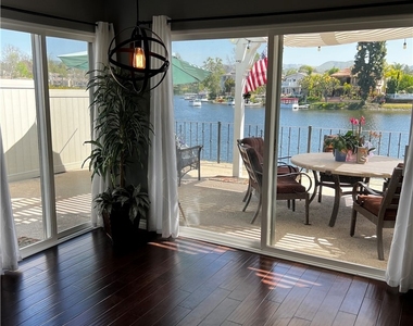 2243 Westshore Lane - Photo Thumbnail 9