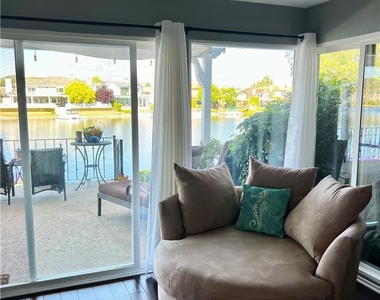 2243 Westshore Lane - Photo Thumbnail 6