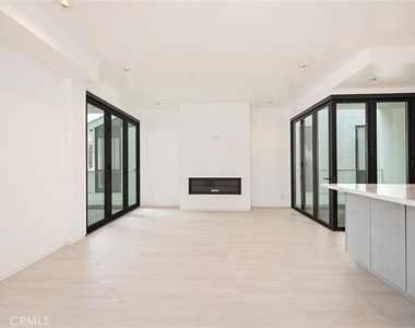 423 Orchid Ave - Photo Thumbnail 4