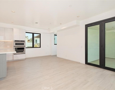 423 Orchid Ave - Photo Thumbnail 5