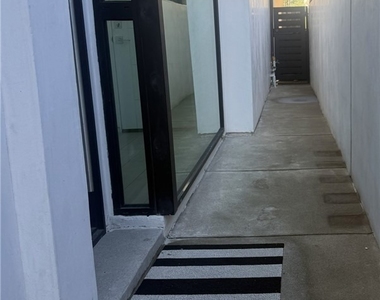 423 Orchid Ave - Photo Thumbnail 1