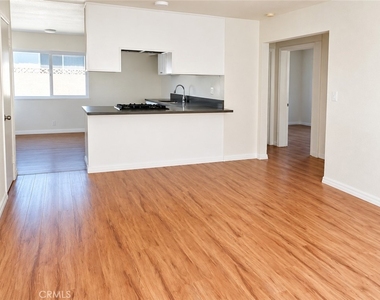 5920 Rostrata - Photo Thumbnail 9