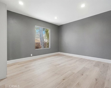 25045 Castlewood - Photo Thumbnail 32
