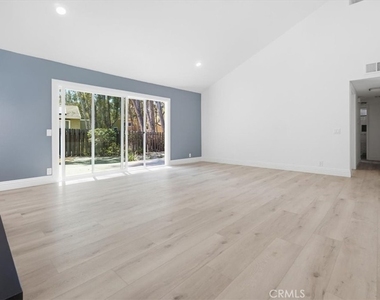 25045 Castlewood - Photo Thumbnail 14