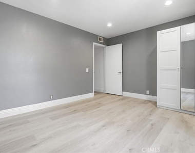 25045 Castlewood - Photo Thumbnail 31