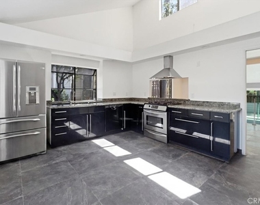 25045 Castlewood - Photo Thumbnail 19