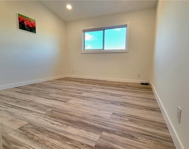 9891 Star Drive - Photo Thumbnail 22