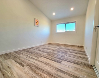 9891 Star Drive - Photo Thumbnail 20