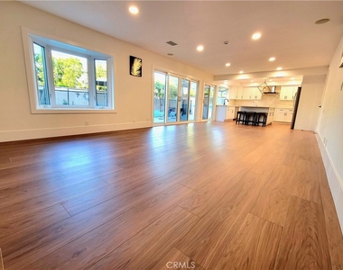 9891 Star Drive - Photo Thumbnail 4