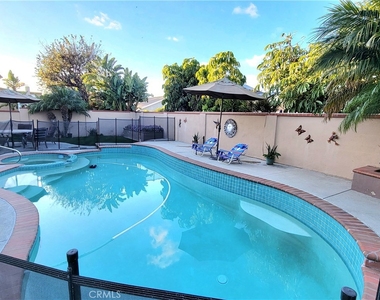 9891 Star Drive - Photo Thumbnail 28
